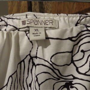 Spanner Monochrome Floral Skirt